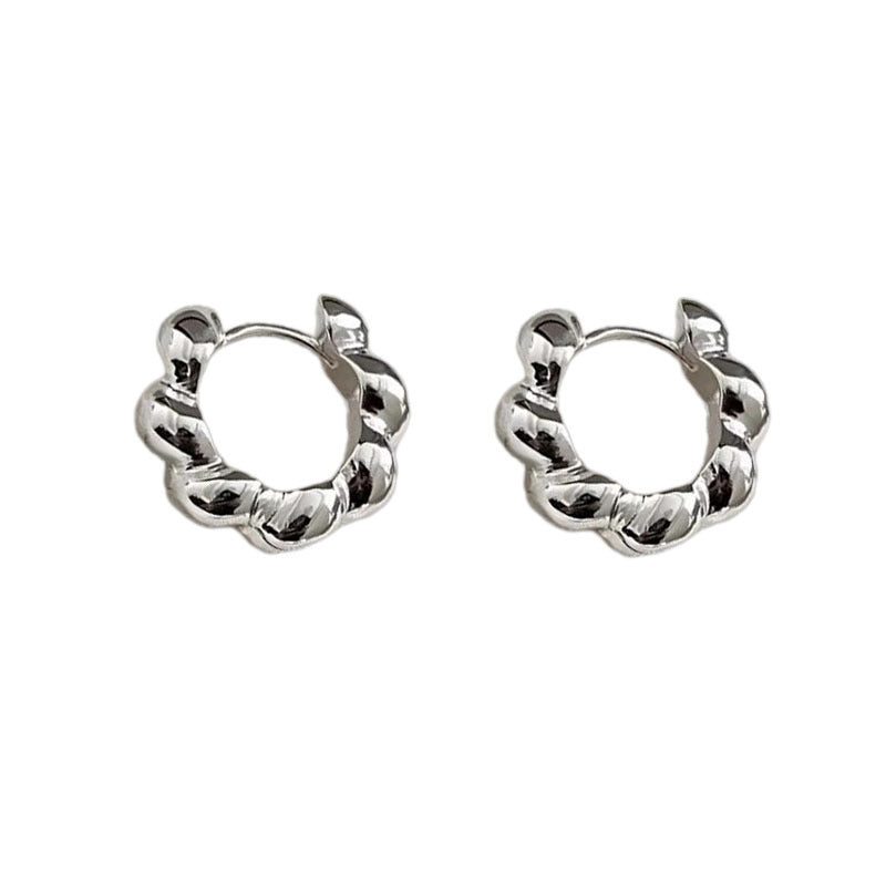 Premium light luxury twist earrings, niche design sense, croissant earrings, ear buckles, unique texture twist earrings