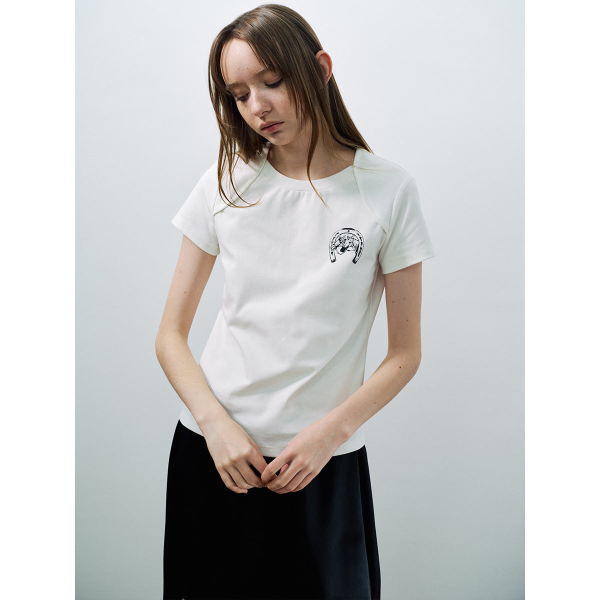 Spring new casual round neck over the shoulder horse net version versatile small version slim T-shirt