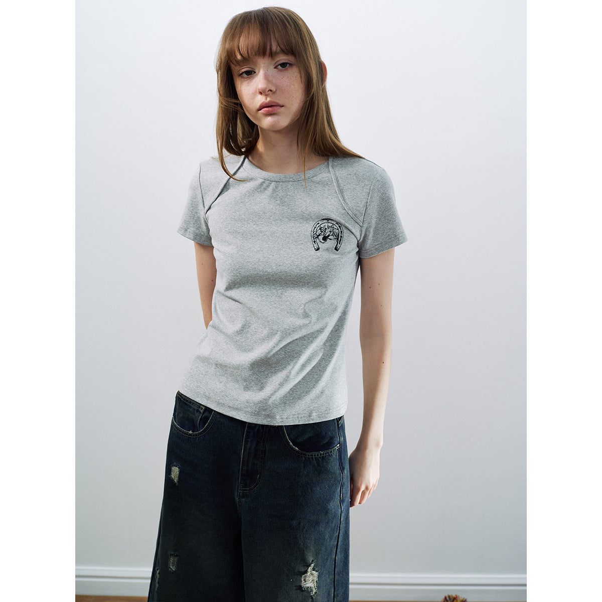 Spring new casual round neck over the shoulder horse net version versatile small version slim T-shirt