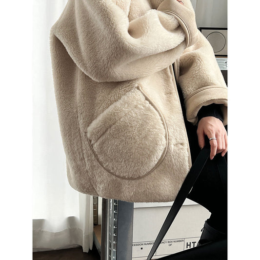 Autumn and winter high-end thickened fur integrated coat women's new lamb wool retro straight coat